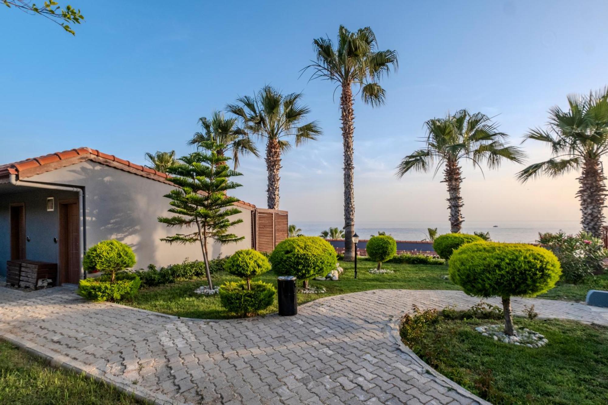 Adora Calma Beach Hotel Adults Only Kızılot Eksteriør billede